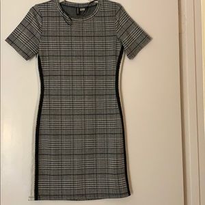 Black and white body con dress- never worn